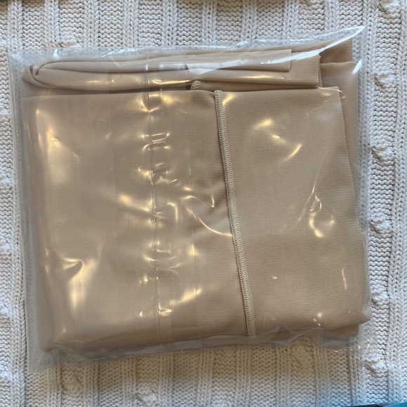 Marena Nude Compression Capris - Picture 4 of 5